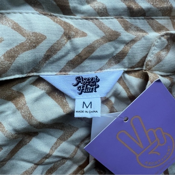 Ascot + Hart Women's Long Sleeve Button-Front & Shorts Pajama Set Size Md NWT - Picture 3 of 9